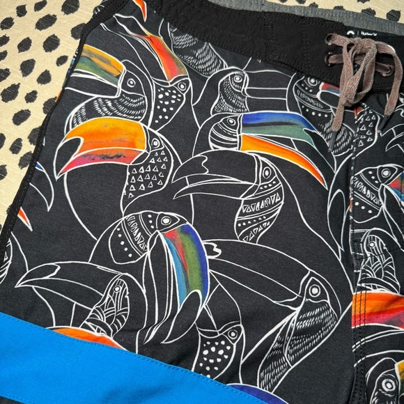 Hurley Men's Blue Toucan Patterned Board Shorts - Picture 3 of 9